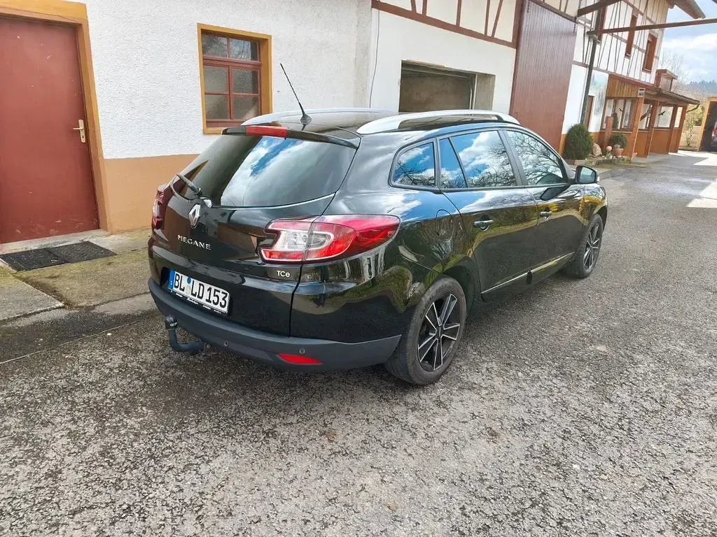 Gebraucht Renault Mégane III 132 PS (97 kW) 2015 Schwarz Limousine