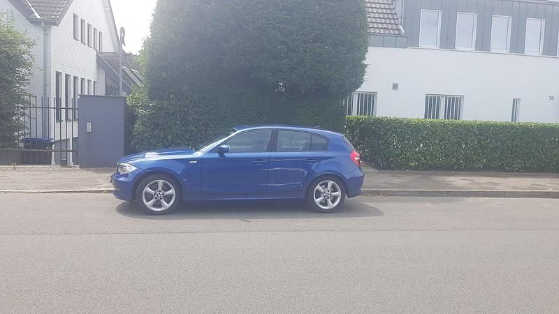 Blau Gebraucht 2007 BMW 123 Kleinwagen | 8.400 € - Bild 1/4
