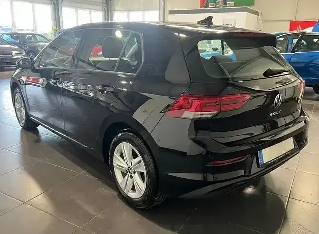 Gebraucht VW Golf VIII 110 PS (80 kW) 2022 Schwarz Limousine