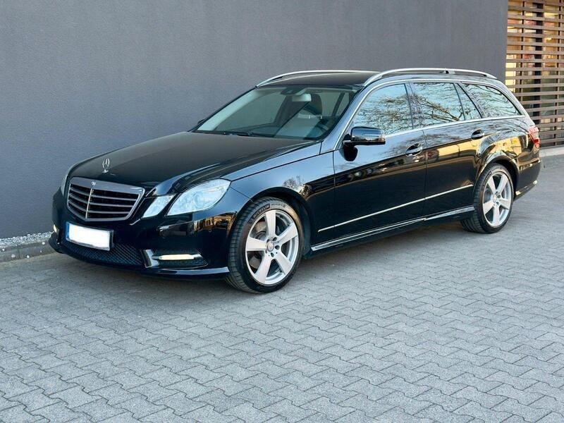 Schwarz Gebraucht 2013 Mercedes E250 AMG Kombi | 13.500 € (Fairer Preis) - Bild 1/4