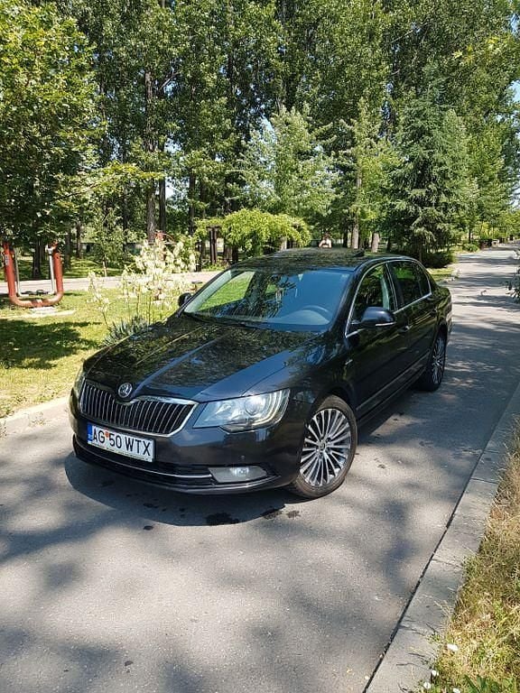 Schwarz Gebraucht 2014 Skoda Superb LAURIN & KLEMENT Limousine | 8.700 € (Fairer Preis) - Bild 1/1