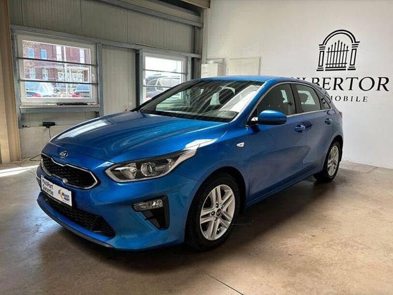 Usado Kia Ceed 140 HP (102 kW) 2018 Azul Citadino