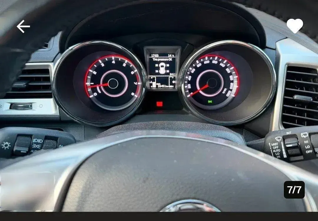 Gebraucht SsangYong Tivoli Quartz 128 PS (94 kW) 2016 Rot SUV