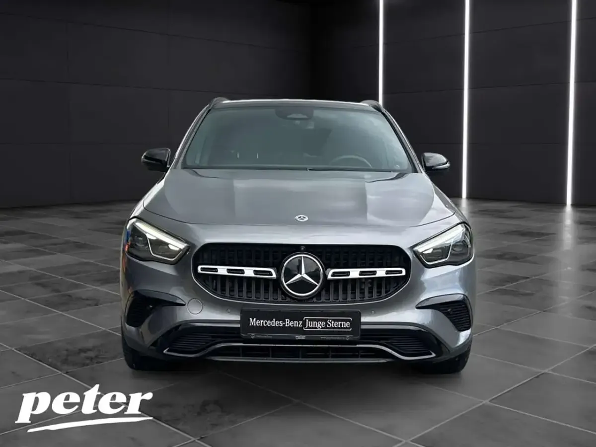 Gebraucht Mercedes GLA200 Progressive 163 PS (119 kW) 2024 Metalliclack mountaingrau SUV