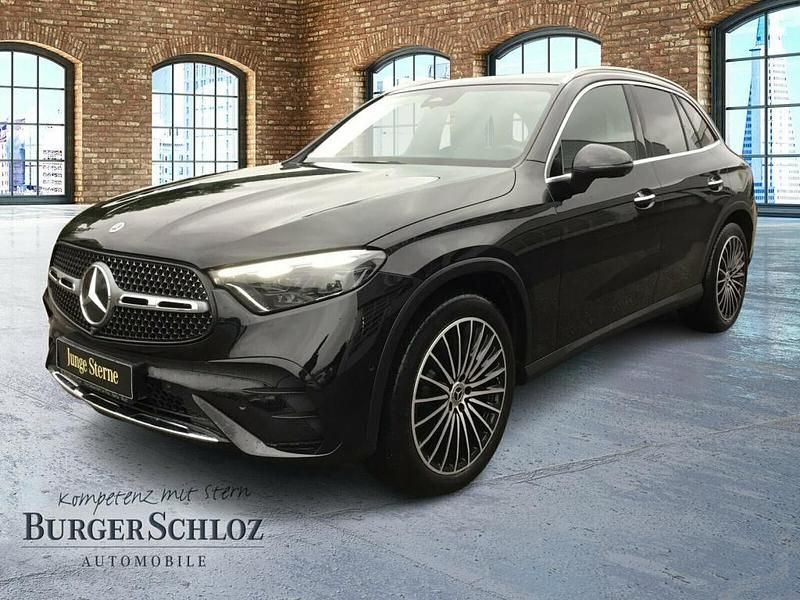 Unilack schwarz Gebraucht 2024 Mercedes GLC300 AMG SUV | 54.300 € (Guter Preis) - Bild 1/4