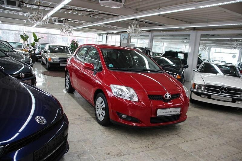 Gebraucht Toyota Auris Sol 124 PS (91 kW) 2007 Rot Limousine