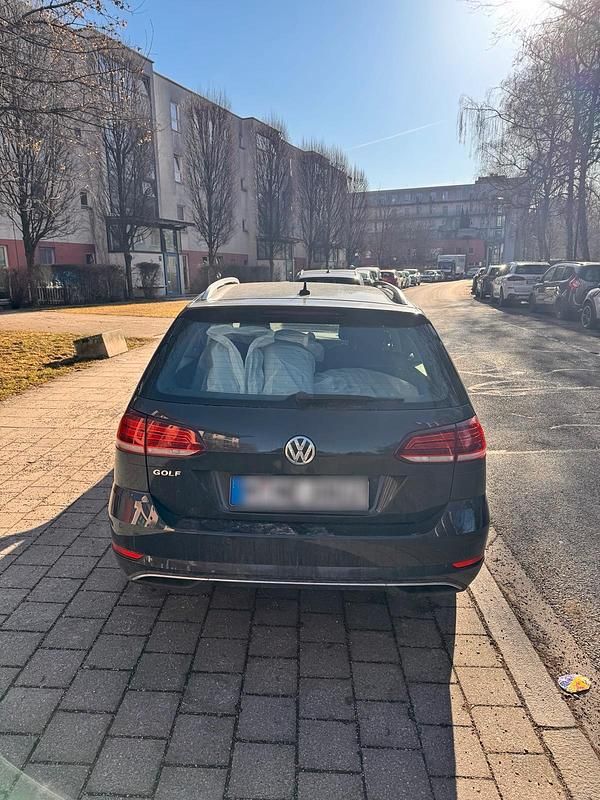 Używany VW Golf VII Join 85 KM (62 kW) 2019 Szary Kombi