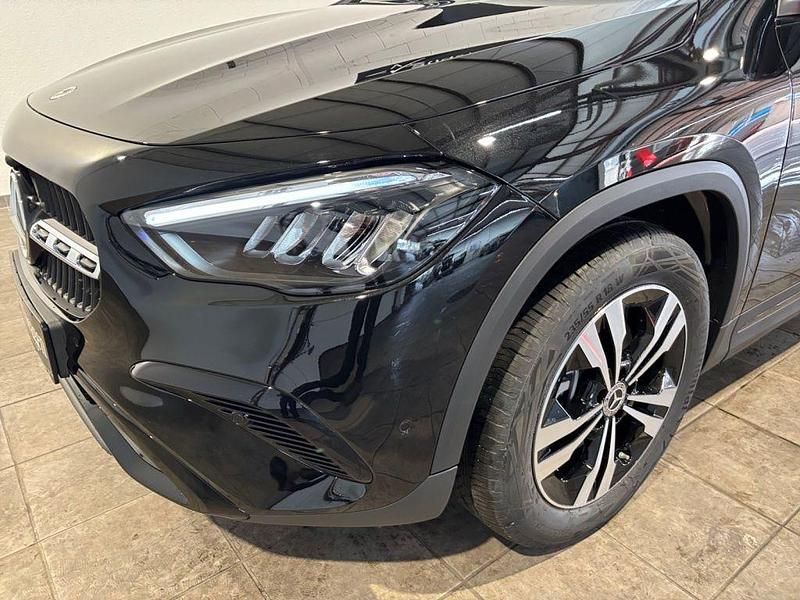 Gebraucht Mercedes GLA220 Progressive 190 PS (139 kW) 2026 Schwarz SUV