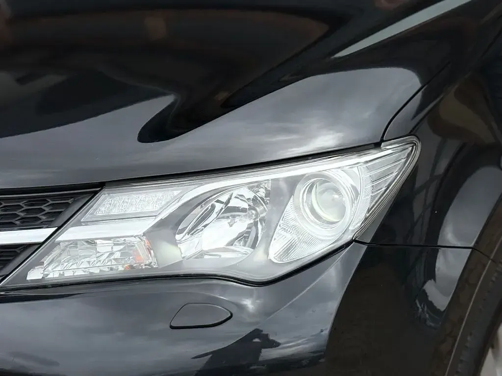 Gebraucht Toyota RAV4 Executive 150 PS (110 kW) 2013 Schwarz SUV