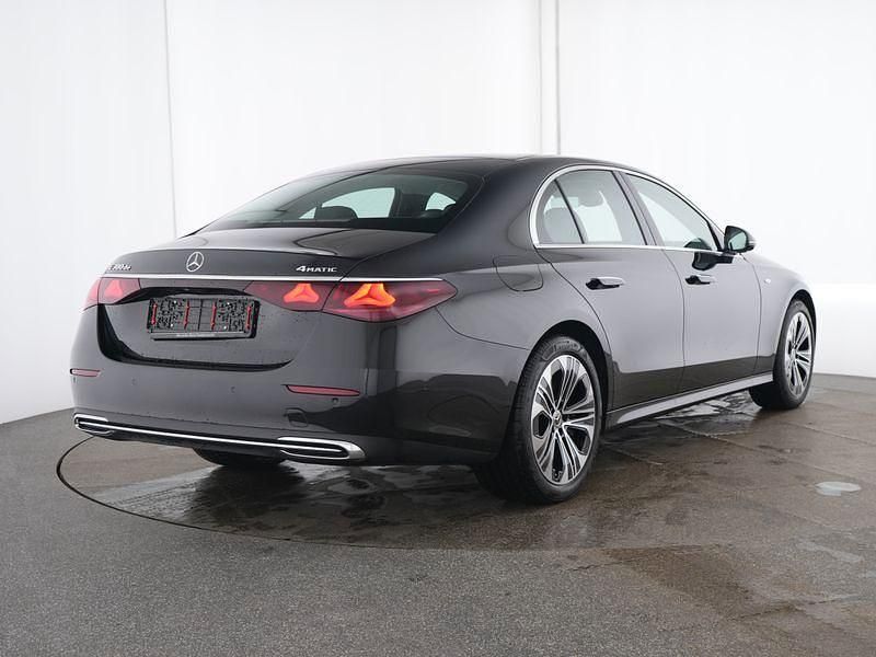 Gebraucht Mercedes E300 Avantgarde 197 PS (144 kW) 2025 Schwarz Limousine