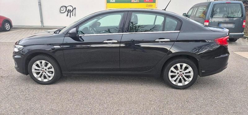 Gebraucht Fiat Tipo 95 PS (69 kW) 2016 Schwarz Limousine