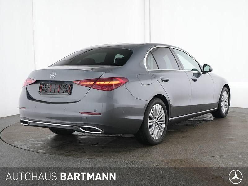 Gebraucht Mercedes C180 Avantgarde 170 PS (125 kW) 2024 Lack selenitgrau Limousine