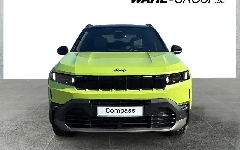 Neu Jeep Compass 145 PS (106 kW) 2026 Grün SUV