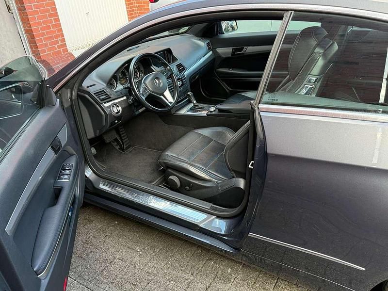 Gebraucht Mercedes E350 265 PS (194 kW) 2012 Grau Coupé