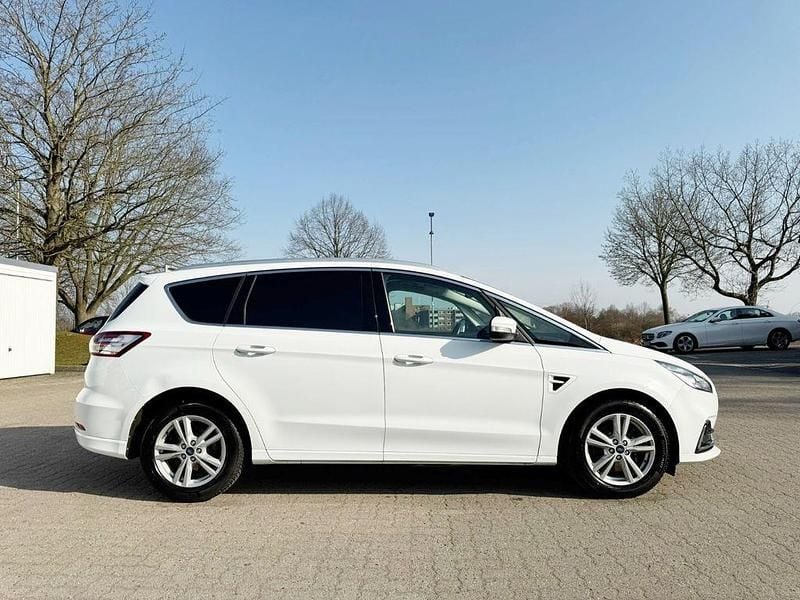 Gebraucht Ford S-MAX Titanium 150 PS (110 kW) 2019 Weiß Van / Kleinbus