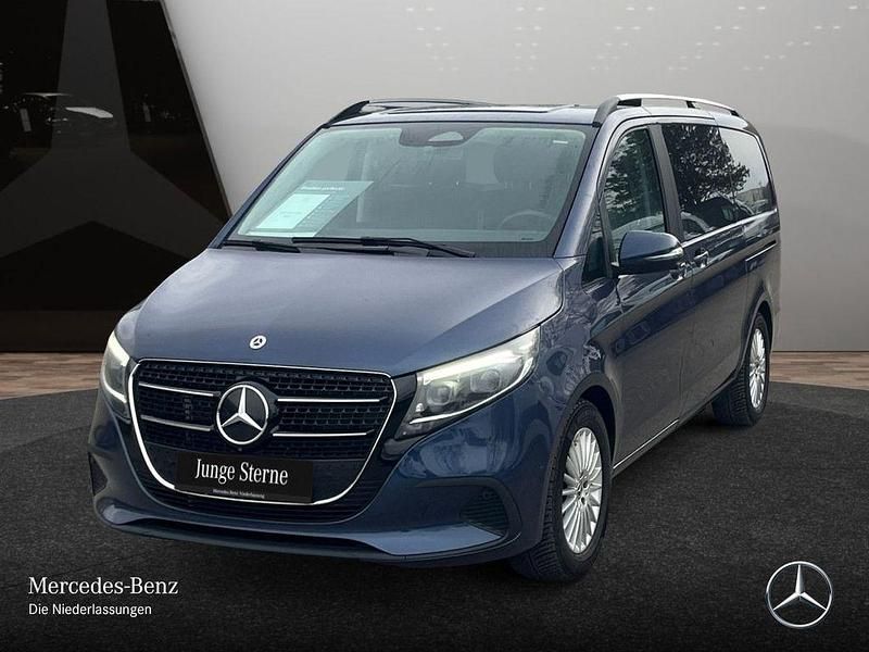 Gebraucht Mercedes V250 Style 190 PS (139 kW) 2024 Blau Van / Kleinbus