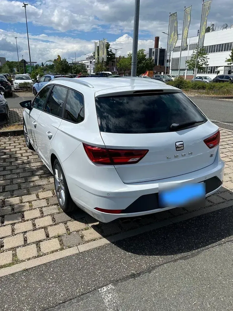 Gebraucht Seat Leon ST FR 179 PS (131 kW) 2017 Weiß Kombi