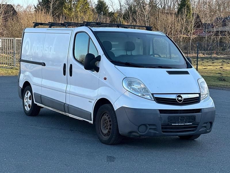 Gebraucht Opel Vivaro 114 PS (83 kW) 2012 Weiß Van / Kleinbus