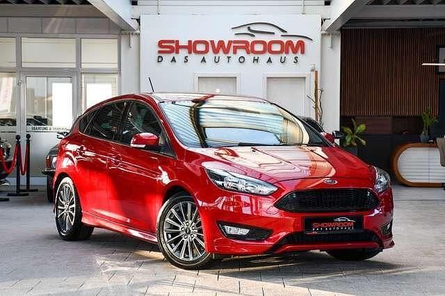 Gebraucht Ford Focus ST-Line 125 PS (91 kW) 2017 Rot Limousine