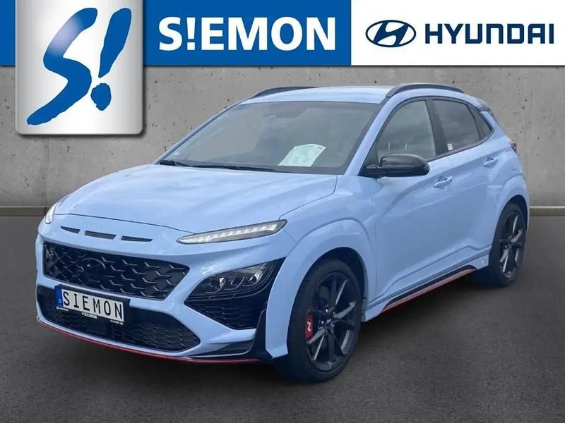 Performance blue / sol Gebraucht 2021 Hyundai Kona Comfort SUV | 35.676 € - Bild 1/1