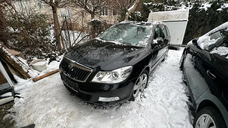 Schwarz Gebraucht 2013 Skoda Octavia Cabrio | 4.850 € (Etwas zu teuer) - Bild 1/4
