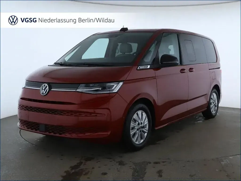 Używany VW Multivan Life 150 KM (110 kW) 2024 Czerwony Minivan