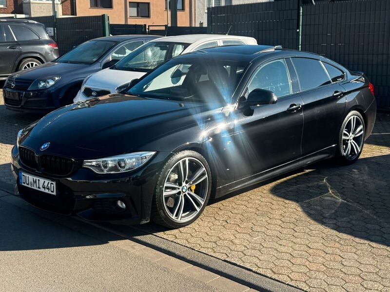 Black sapphire metallic Gebraucht 2016 BMW 440 M Sport Coupé | 28.350 € (Fairer Preis) - Bild 1/4