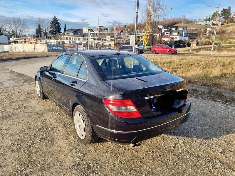 Schwarz Gebraucht 2010 Mercedes C180 Avantgarde Limousine | 5.800 € (Superpreis) - Bild 1/4