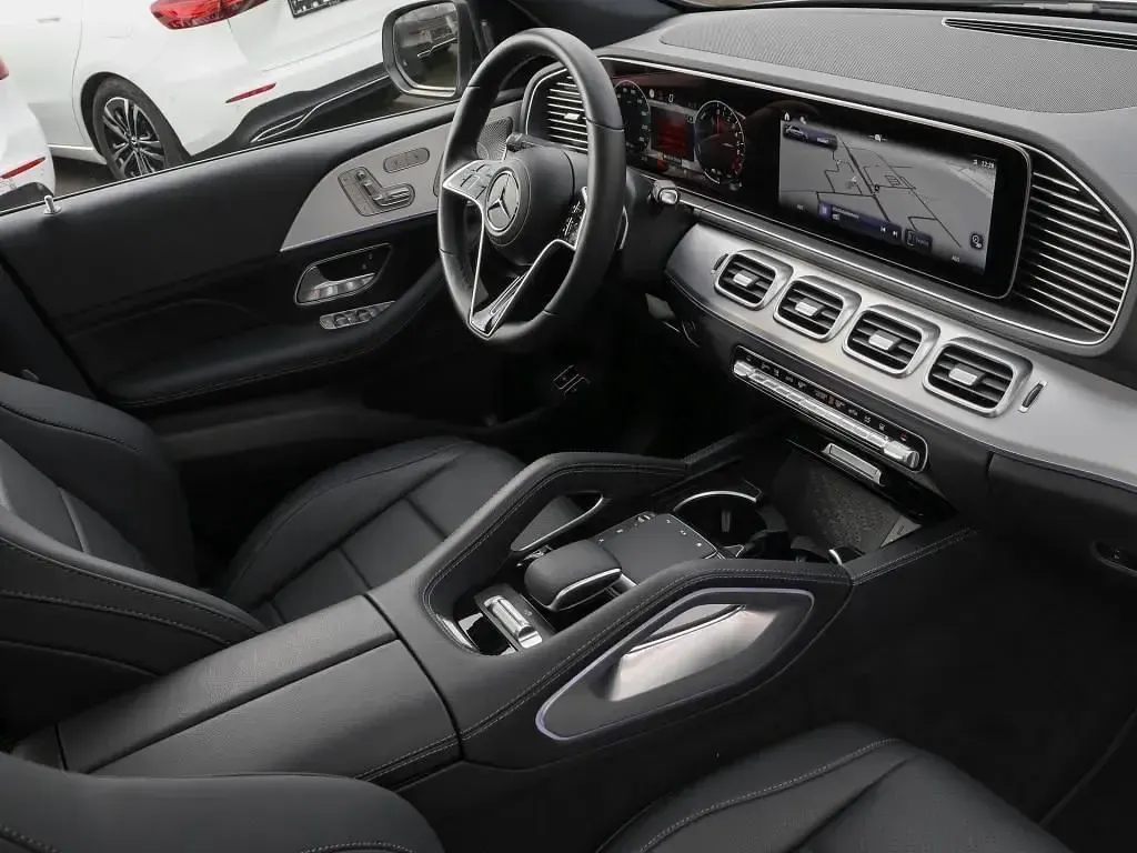 Gebraucht Mercedes GLE400 AMG 381 PS (280 kW) 2024 Silber metalliclack hightechs SUV