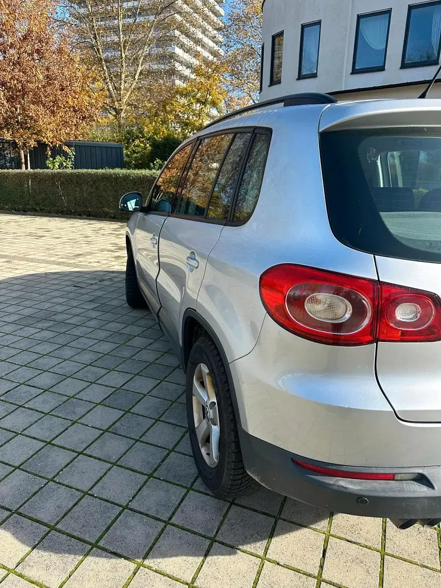 Gebraucht VW Tiguan 140 PS (102 kW) 2009 Silber SUV