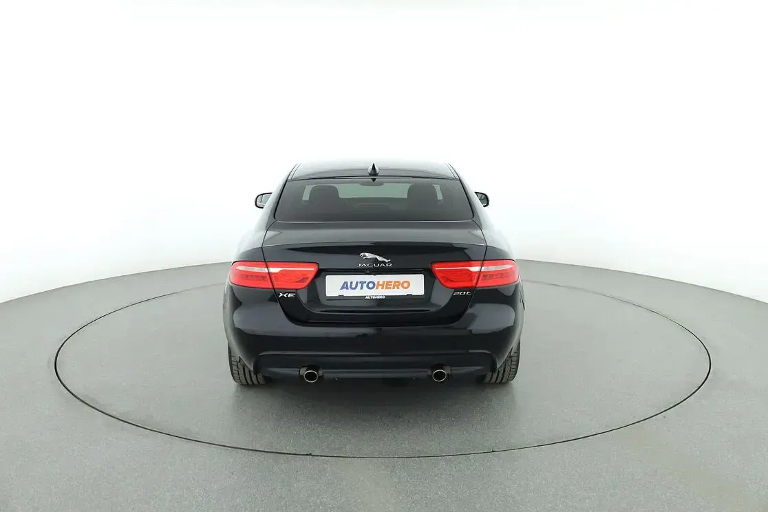 Gebraucht Jaguar XE Pure 200 PS (147 kW) 2018 Schwarz Limousine