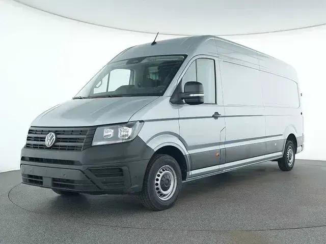 Gebraucht VW Crafter 140 PS (102 kW) 2025 Silberkeine angabe Van