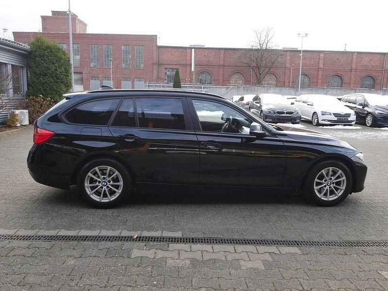 Gebraucht BMW 320 Advantage 184 PS (135 kW) 2015 Grau Kombi