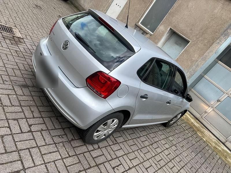 Gebraucht VW Polo 60 PS (44 kW) 2012 Grau Kleinwagen