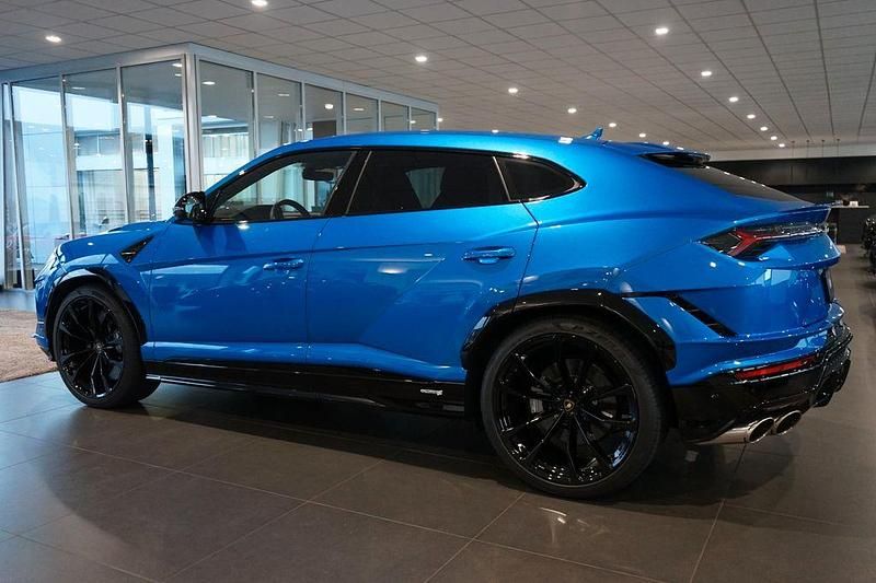 Gebraucht Lamborghini Urus 666 PS (489 kW) 2023 Blu eleos (metallic) SUV