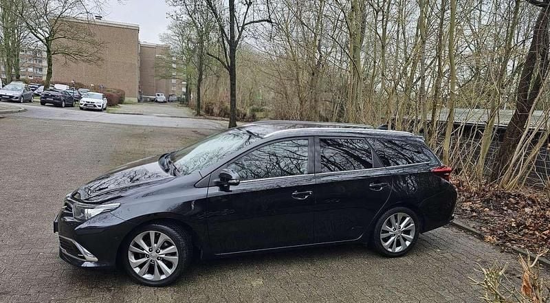 Gebraucht Toyota Auris Executive 116 PS (85 kW) 2015 Limousine