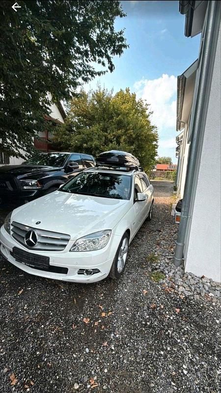 Gebraucht Mercedes C180 156 PS (114 kW) 2010 Weiß Kombi