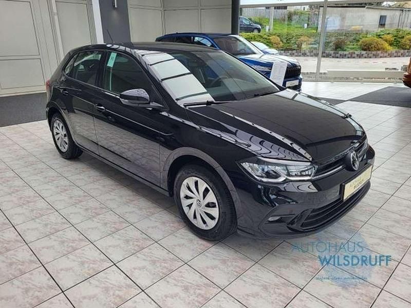 Gebraucht VW Polo Life 95 PS (69 kW) 2024 Schwarz Kleinwagen