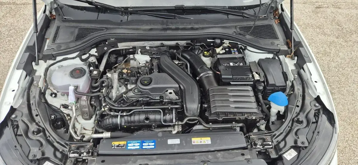 Gebraucht VW Passat IQ Drive 150 PS (110 kW) 2024 Weiß Kombi