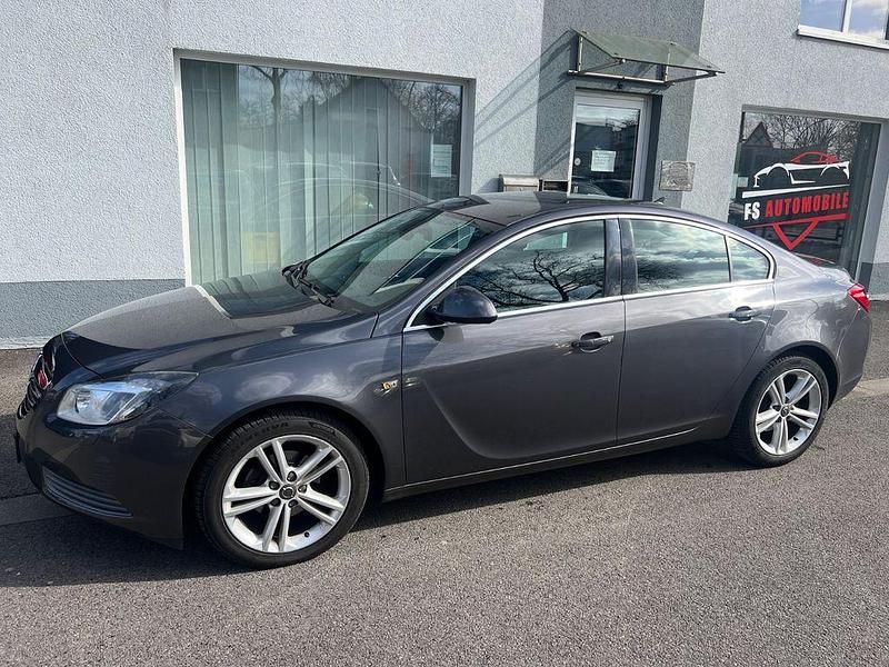 Gebraucht Opel Insignia Edition 116 PS (85 kW) 2010 Karbongrau Limousine
