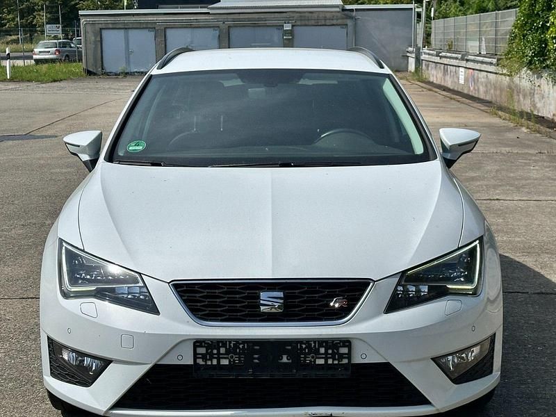 Weiß Gebraucht 2016 Seat Leon FR Kombi | 9.900 € (Guter Preis) - Bild 1/4
