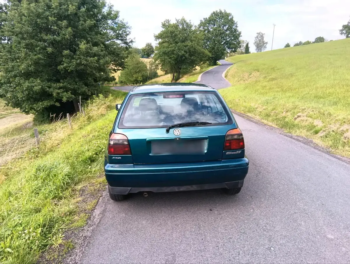 Gebraucht VW Golf III 75 PS (55 kW) 1997 Grün Kleinwagen