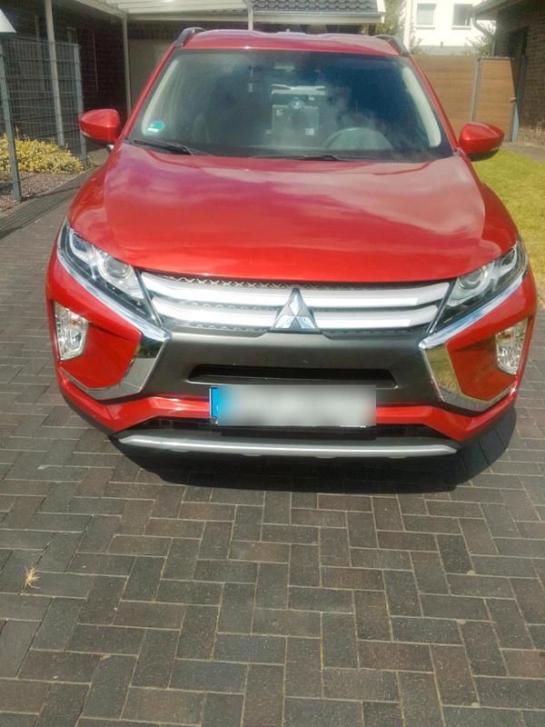 Rot Gebraucht 2021 Mitsubishi Eclipse Cross SUV | 15.900 € (Superpreis) - Bild 1/4