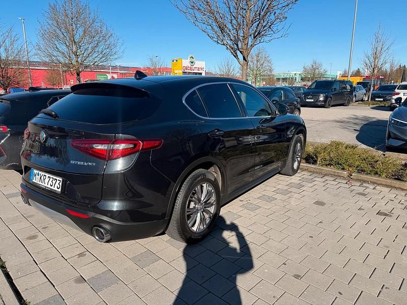 Gebraucht Alfa Romeo Stelvio 200 PS (147 kW) 2018 Schwarz SUV