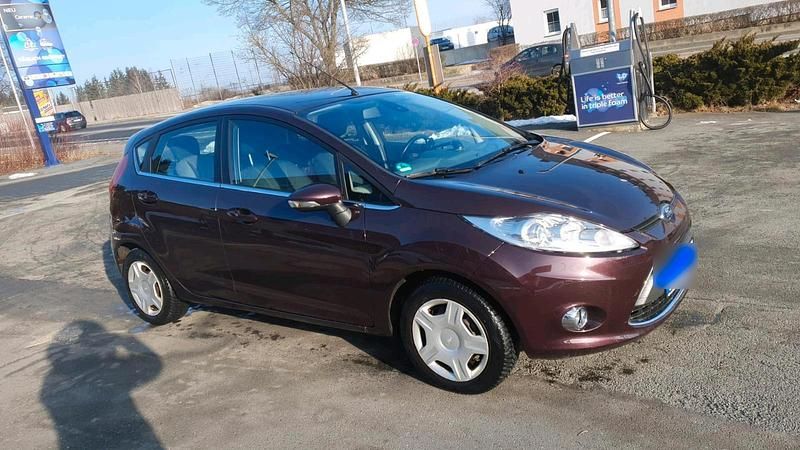 Gebraucht Ford Fiesta 97 PS (71 kW) 2010 Andere farben Kleinwagen
