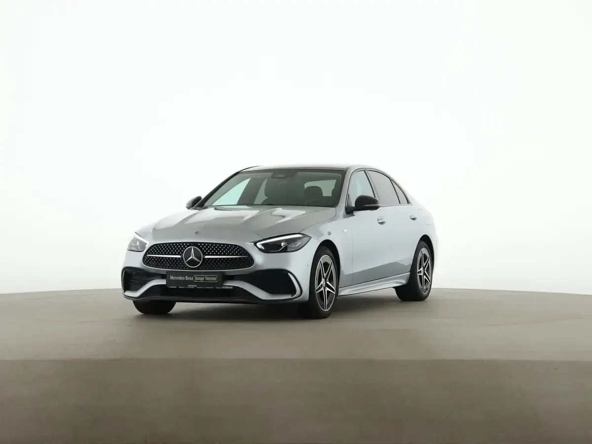 Gebraucht Mercedes C300e AMG 313 PS (230 kW) 2025 Silber Limousine