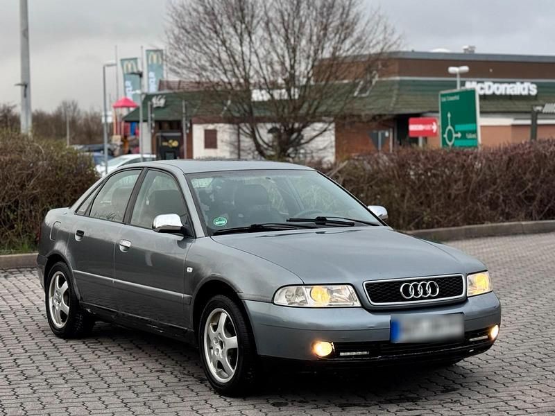 Gebraucht Audi A4 125 PS (91 kW) 1999 Grau Kleinwagen