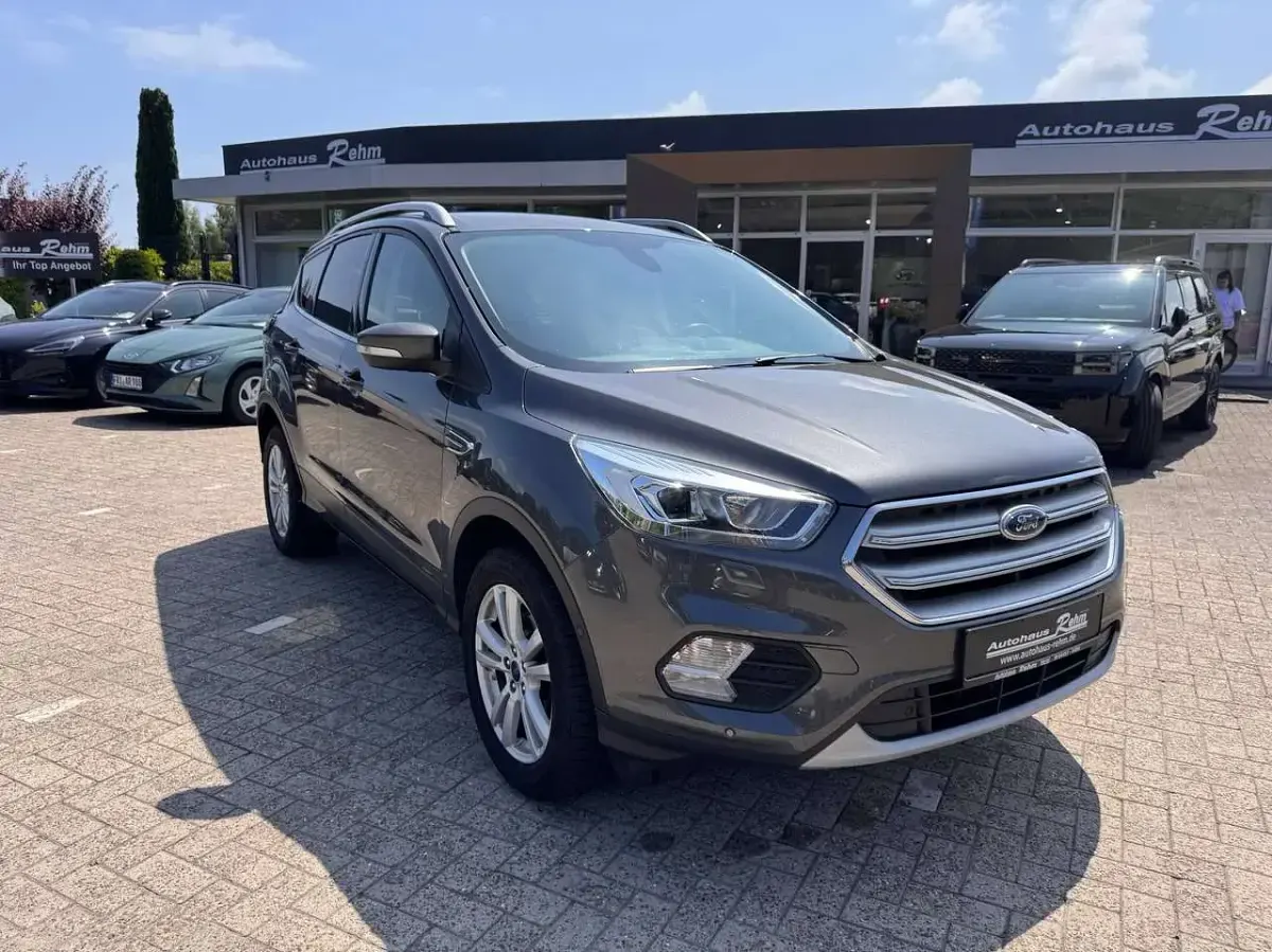 Gebraucht Ford Kuga 150 PS (110 kW) 2018 Magneticgrau (metallic) SUV