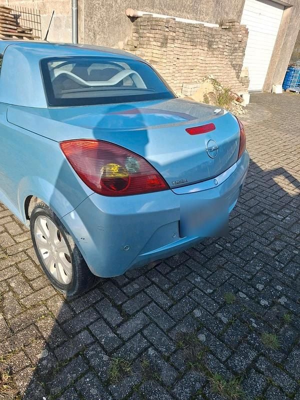 Gebraucht Opel Tigra 90 PS (66 kW) 2010 Blau Cabrio