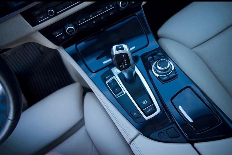 Gebraucht BMW 520 184 PS (135 kW) 2013 Schwarz Kombi